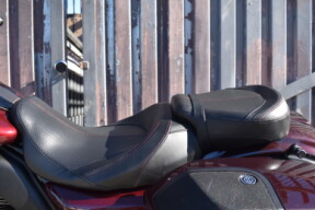 2019 Harley-Davidson® CVO™ Street Glide® FLHXSE thumb 1