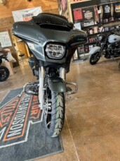 2025 Harley-Davidson® Street Glide®  thumb 2