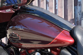 2019 Harley-Davidson® CVO™ Street Glide® FLHXSE thumb 2