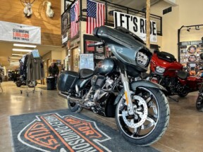 2025 Harley-Davidson® Street Glide®  thumb 3