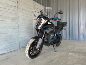 2022 KTM 1290 Super Adventure S  thumb 2