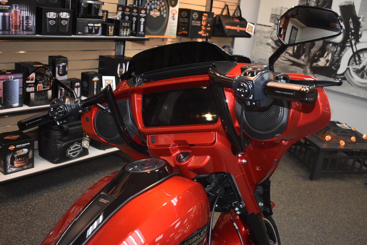 FLHX 2025 Street Glide - Photo 10
