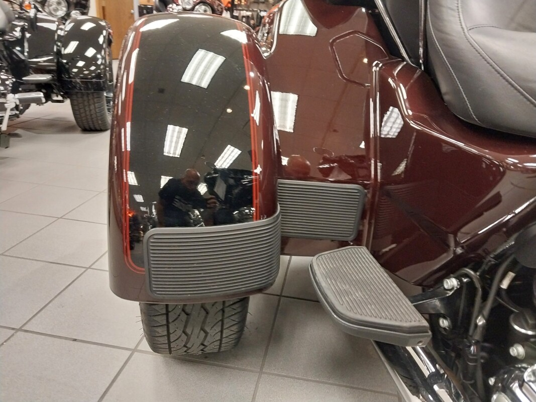 FLHTCUTG 2022 Tri Glide Ultra - Photo 9