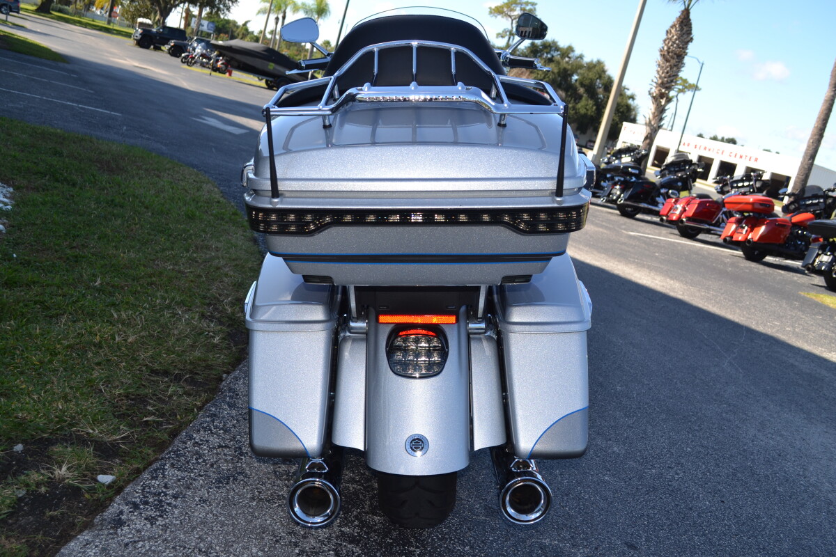 2016 Harley-Davidson CVO Road Glide Ultra - FLTRUSE - Photo 10
