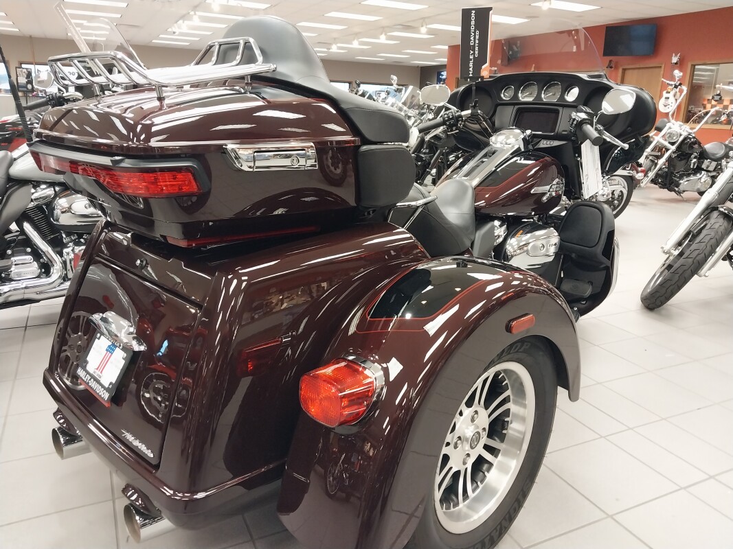 FLHTCUTG 2022 Tri Glide Ultra - Photo 7
