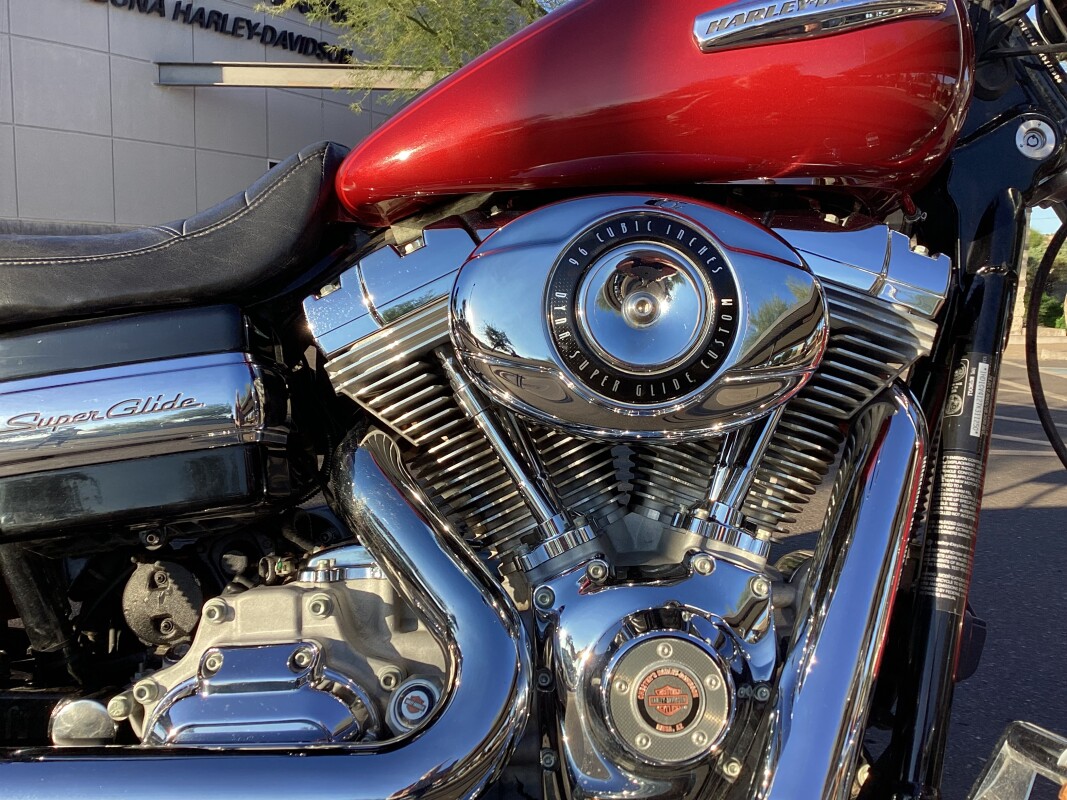 FXDC 2007 Super Glide Custom - Photo 2