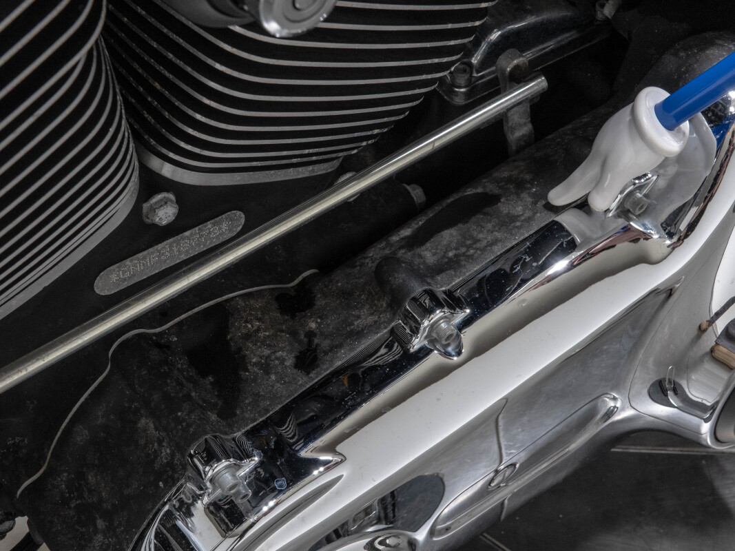 2015 Harley-Davidson FXDL Dyna Low Rider in White Hot and Blue Hot Pearl with 8,240 Miles - Photo 4