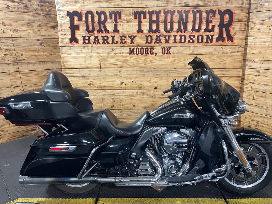Harley-Davidson Electra Glide Ultra Classic Low 2015 FLHTCUL BLACK