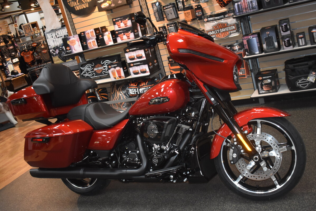 FLHX 2025 Street Glide - Photo 2