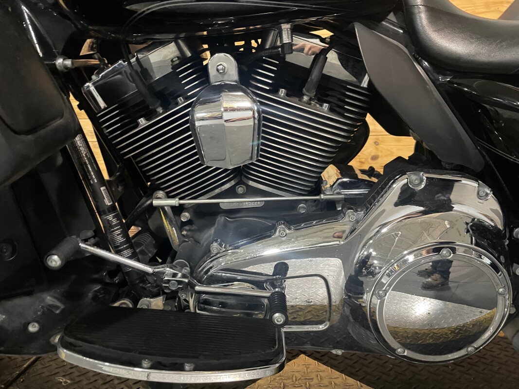 Harley-Davidson Electra Glide Ultra Classic Low 2015 FLHTCUL BLACK - Photo 9
