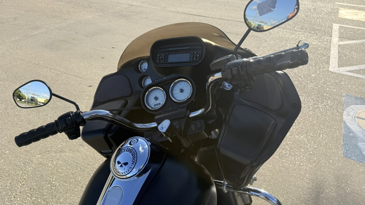 2013 Harley-Davidson Road Glide Custom - Photo 2