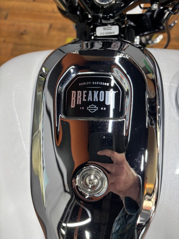 2024 Harley-Davidson Breakout 117 WHITE ONYX PRL CO - Photo 6