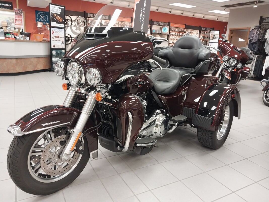 FLHTCUTG 2022 Tri Glide Ultra - Photo 4