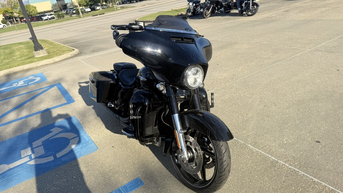 2016 Harley-Davidson CVO Street Glide - Photo 2
