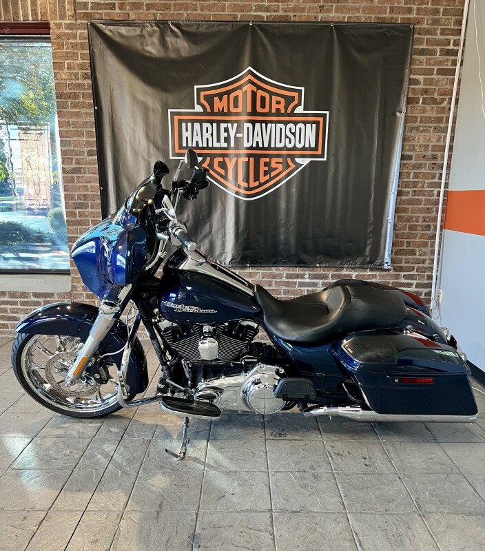 2014 Harley-Davidson Street Glide FLHX Big Blue Pearl - Photo 5