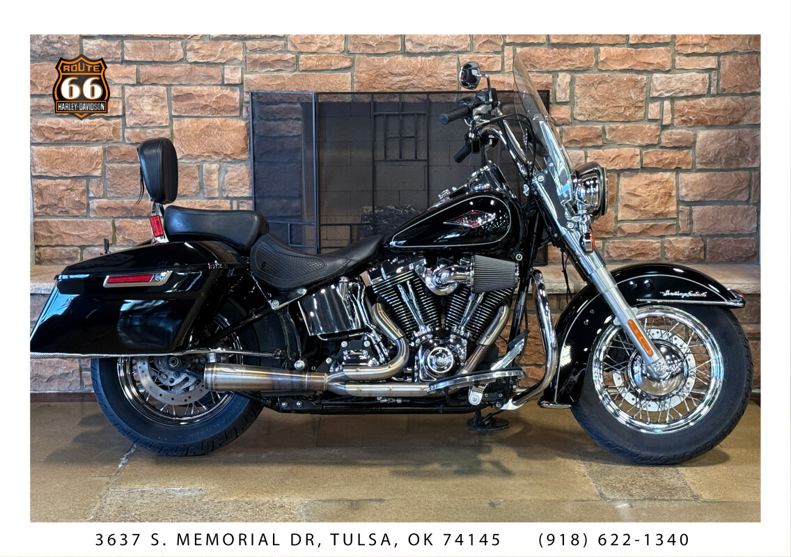 2013 Harley-Davidson Heritage Softail Classic BLACK W/ PINSTRIPE