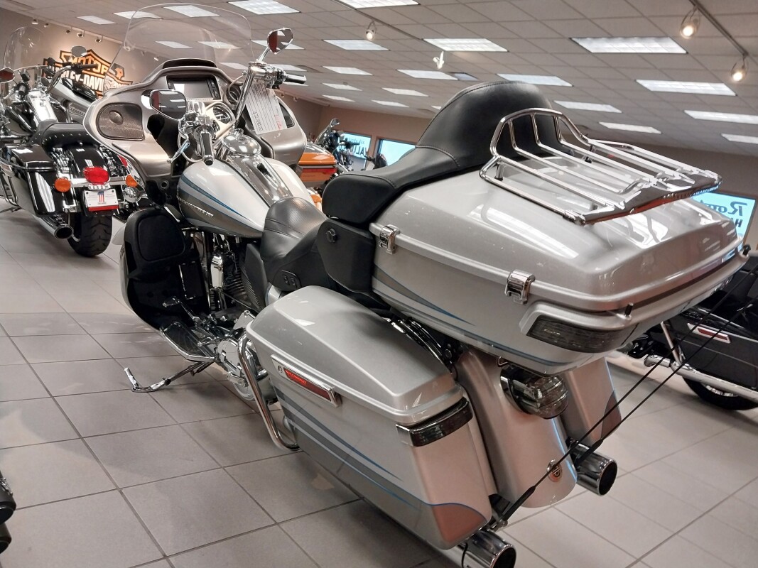FLTRUSE 2016 CVO Road Glide Ultra - Photo 6