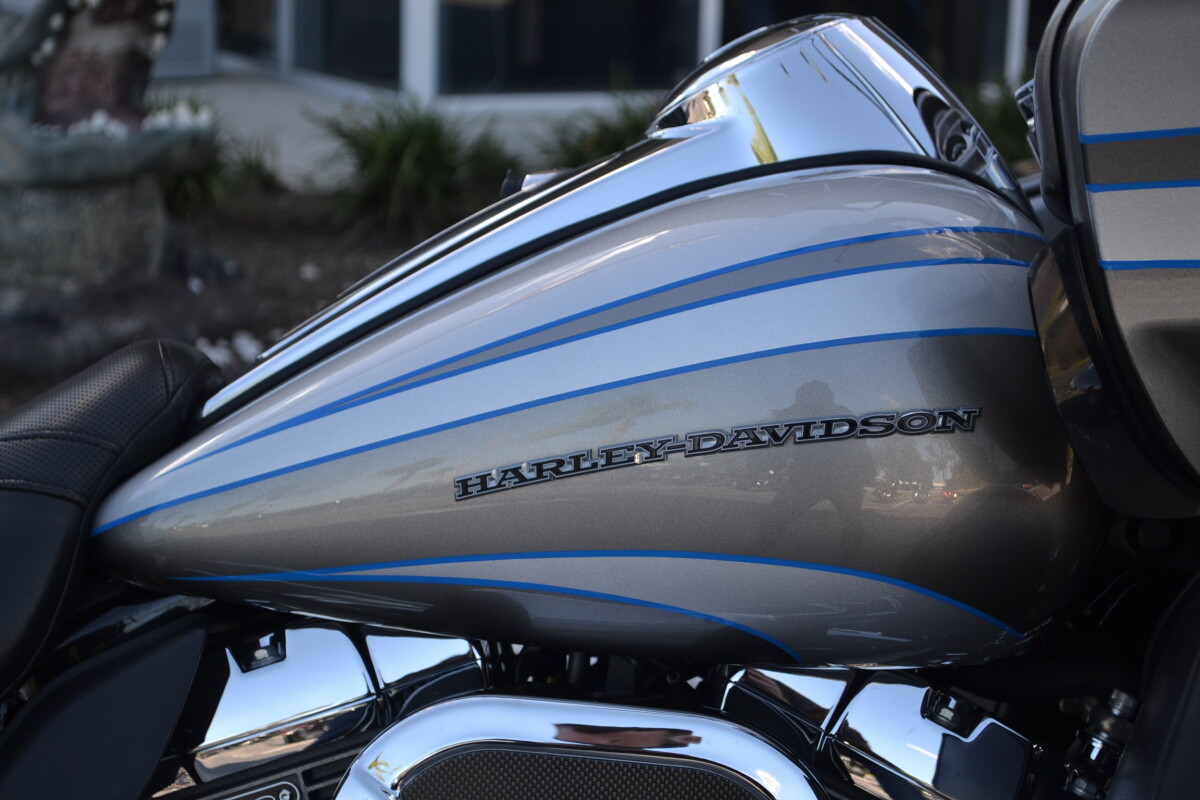2016 Harley-Davidson CVO Road Glide Ultra - FLTRUSE - Photo 4