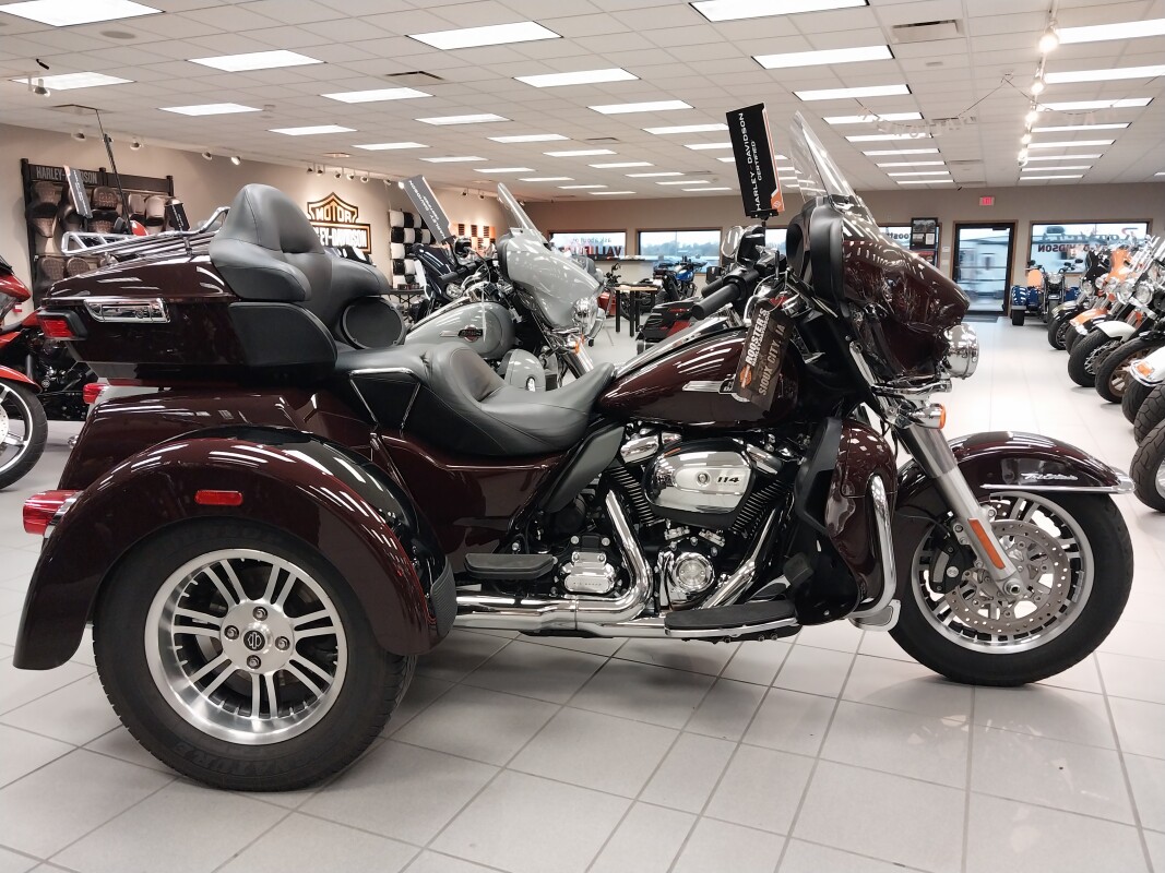 FLHTCUTG 2022 Tri Glide Ultra