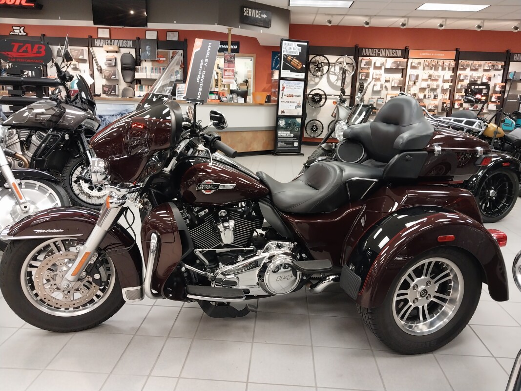 FLHTCUTG 2022 Tri Glide Ultra - Photo 5