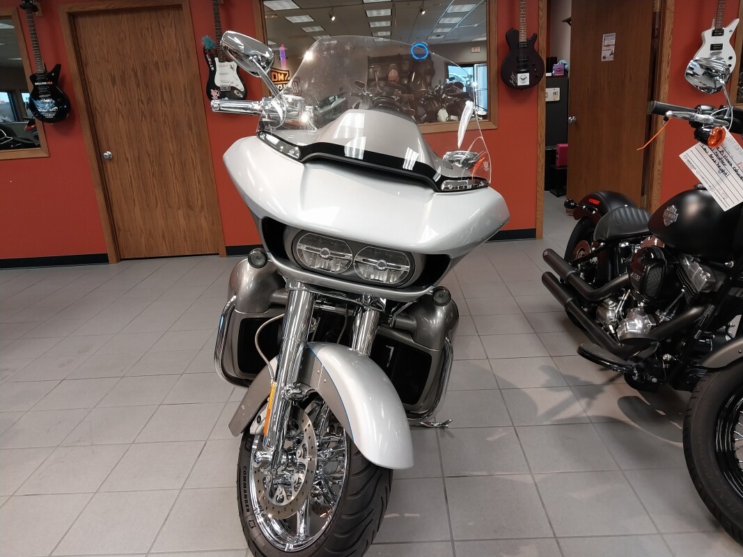 FLTRUSE 2016 CVO Road Glide Ultra - Photo 3