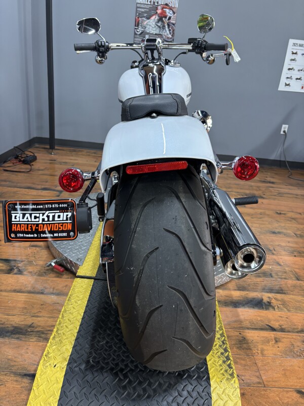 2024 Harley-Davidson Breakout 117 WHITE ONYX PRL CO - Photo 7