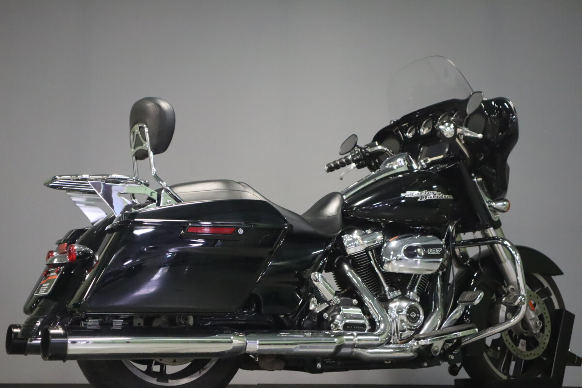2017 Harley-Davidson Street Glide Special FLHXS - Photo 8