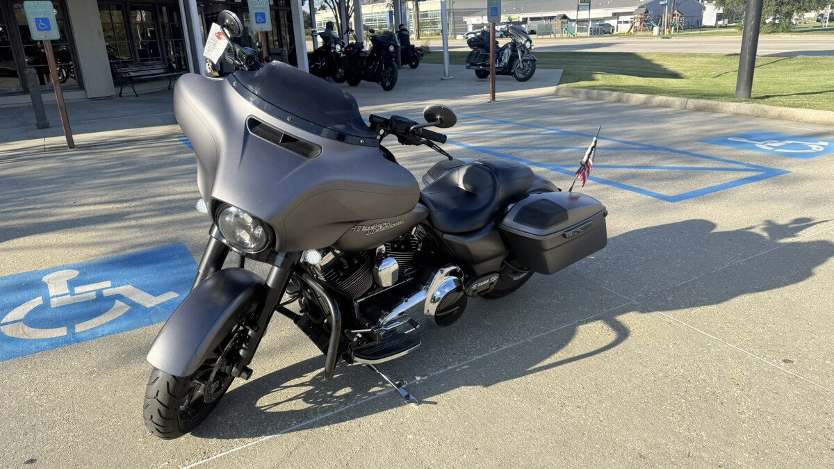 2016 Harley-Davidson Street Glide Special