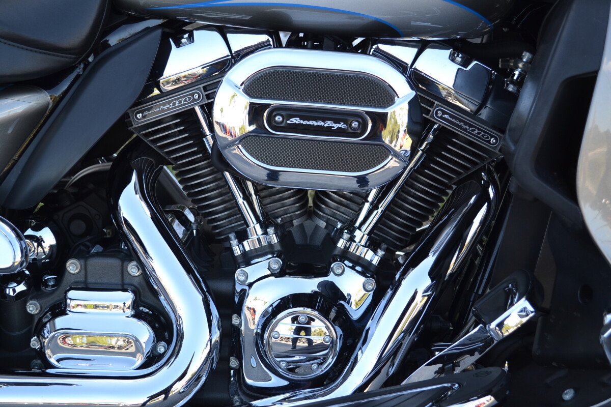 2016 Harley-Davidson CVO Road Glide Ultra - FLTRUSE - Photo 5