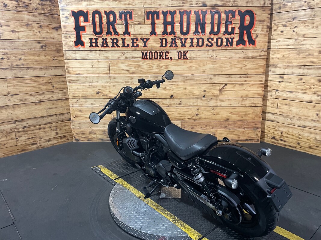 Harley-Davidson Nightster 2025 RH975 VIVID BLACK - Photo 10
