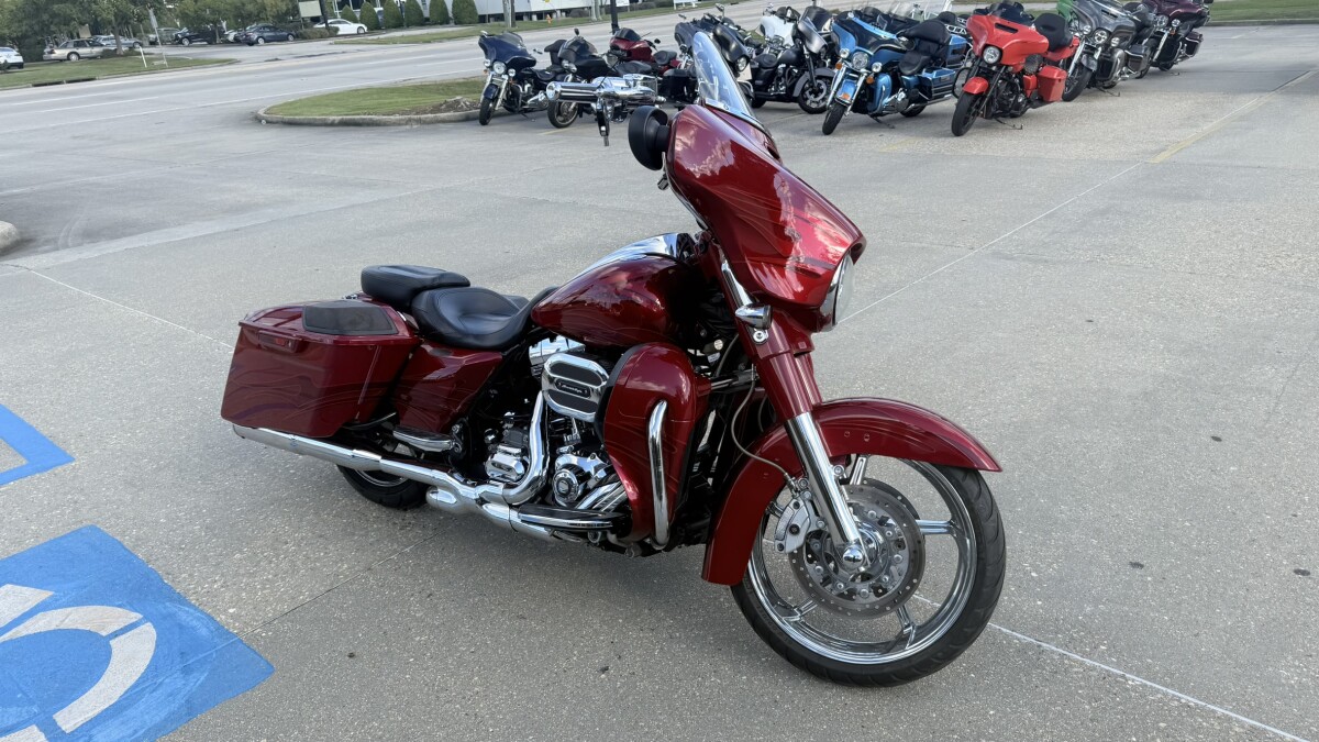 2016 Harley-Davidson CVO Street Glide - Photo 2