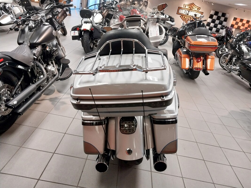 FLTRUSE 2016 CVO Road Glide Ultra - Photo 7