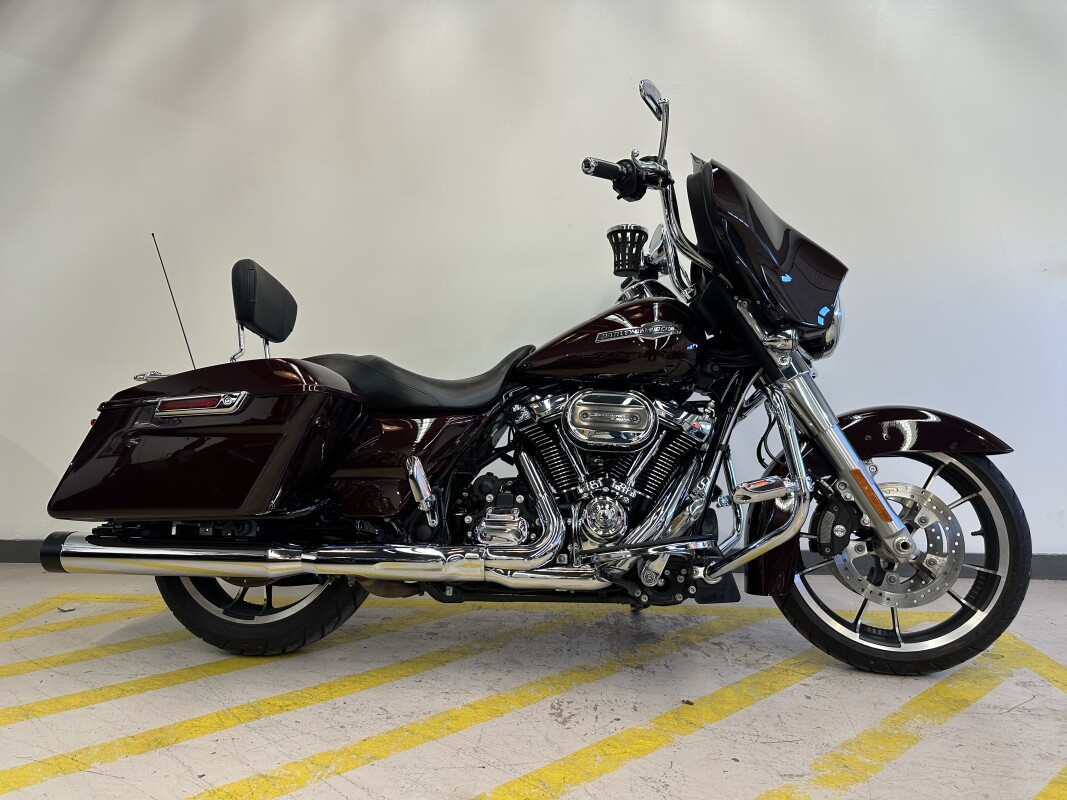 2022 Harley-Davidson Street Glide Midnight Crimson
