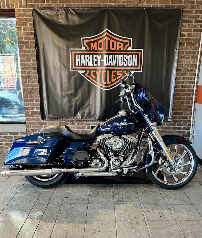 2014 Harley-Davidson Street Glide FLHX Big Blue Pearl