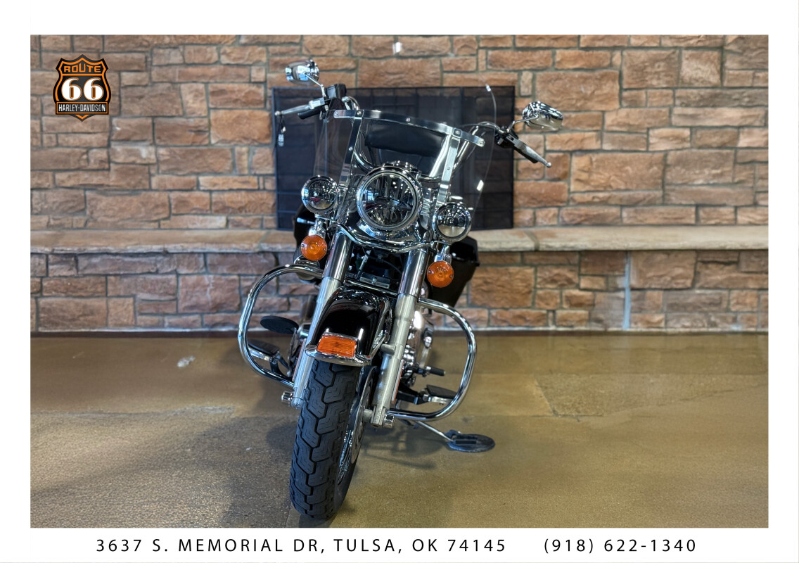 2013 Harley-Davidson Heritage Softail Classic BLACK W/ PINSTRIPE - Photo 2