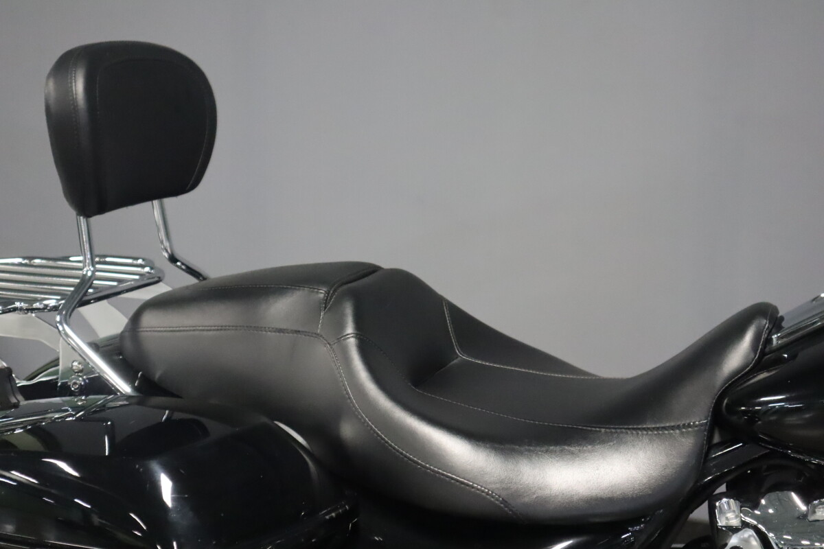 2017 Harley-Davidson Street Glide Special FLHXS - Photo 10