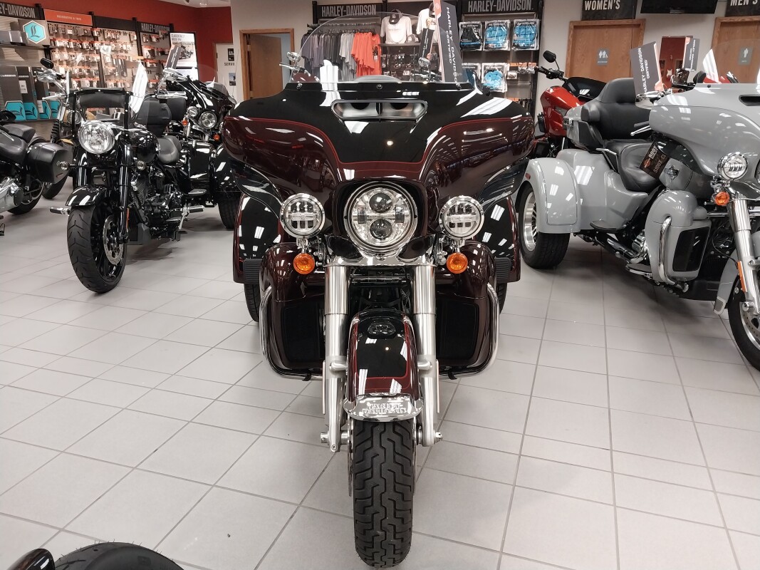 FLHTCUTG 2022 Tri Glide Ultra - Photo 3