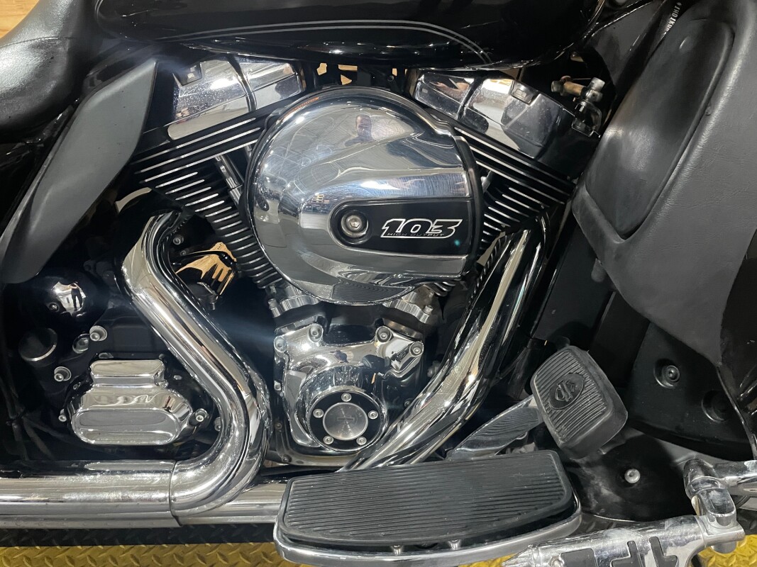 Harley-Davidson Electra Glide Ultra Classic Low 2015 FLHTCUL BLACK - Photo 2