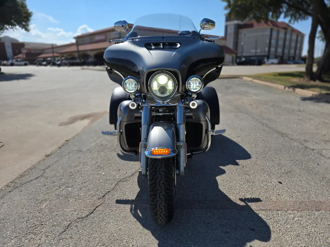 2017 Harley-Davidson Tri Glide Ultra - Photo 3