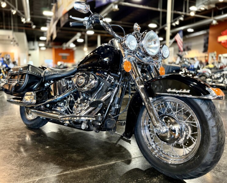 2012 Harley-Davidson® Heritage Softail® Classic Vivid Black (Chrome Finish w/ Laced Wheels)