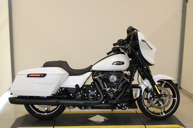 2025 Harley-Davidson Street Glide Grand American Touring FLHX