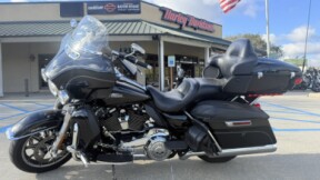 2017 Harley-Davidson® Electra Glide® Ultra Classic® thumb 2