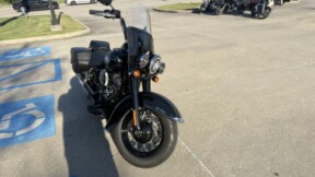 2023 Harley-Davidson® Heritage Classic thumb 2