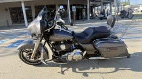 2014 Harley-Davidson® Street Glide® thumb 2