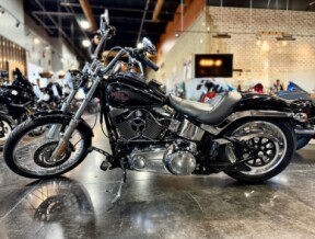 2009 Harley-Davidson® Softail® Custom Vivid Black (Chrome Finish w/ Laced Wheels) thumb 2