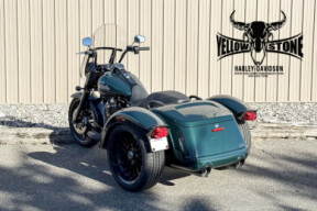 2024 Harley-Davidson® Freewheeler® Alpine Green / Vivid Black thumb 1