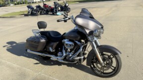 2014 Harley-Davidson® Street Glide® thumb 3