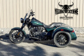 2024 Harley-Davidson® Freewheeler® Alpine Green / Vivid Black thumb 0