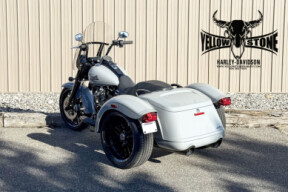 2024 Harley-Davidson® Freewheeler® Billiard Gray thumb 1