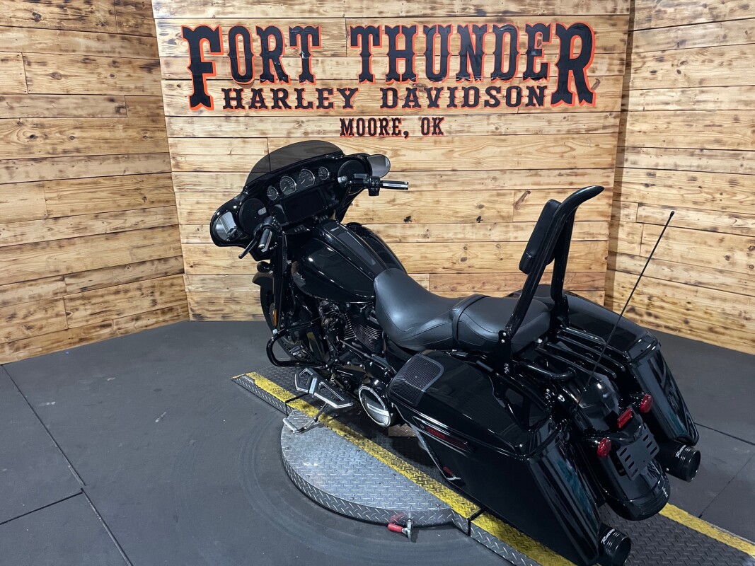 Harley-Davidson Street Glide Special 2023 FLHXS Vivid Black - Black Finish - Photo 10